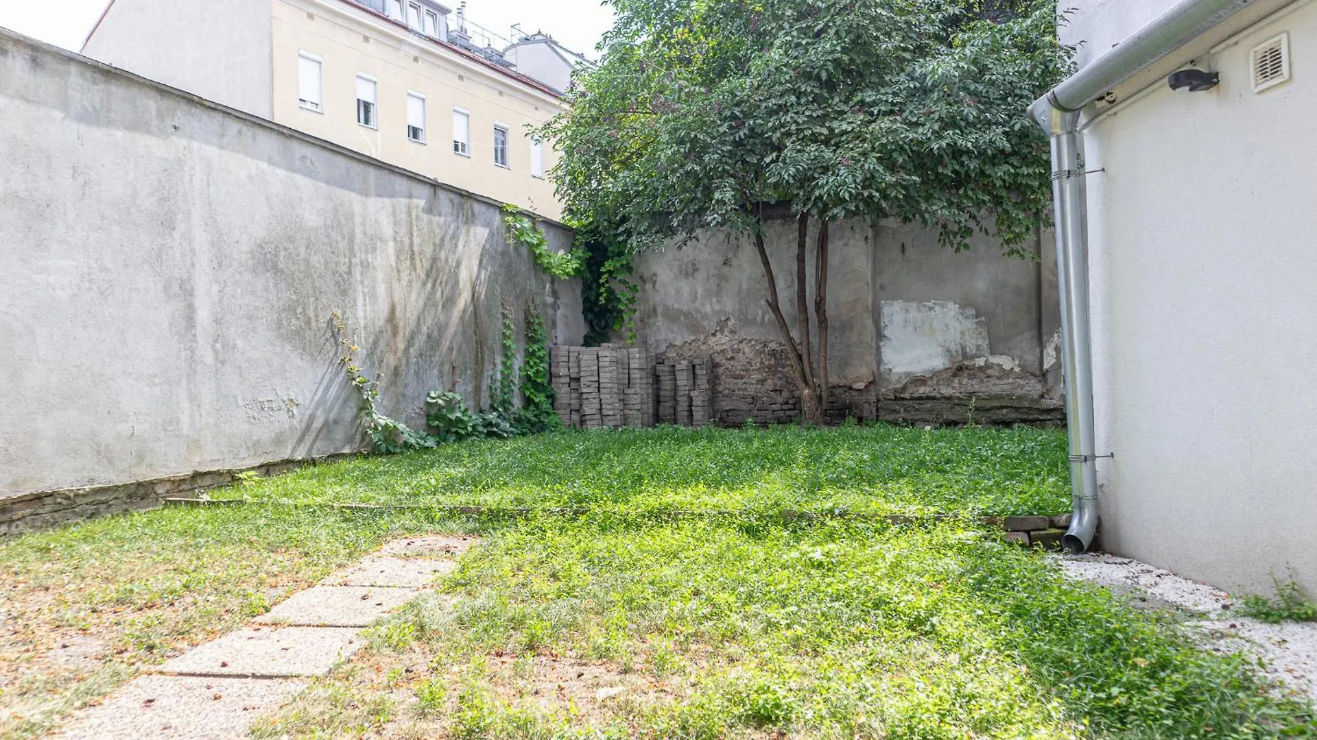Apartment Astonishing 1Br Apt Easy Use Design/Near Schoenbrunn Vienna Austria